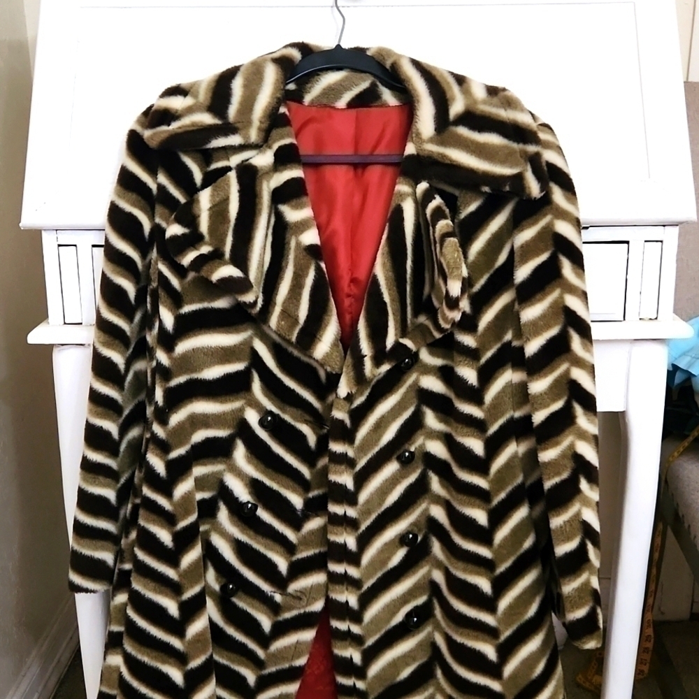 Vintage Mob Wife Vibe Coat Faux Fur Vintage Maximalist Y2K Blokecore